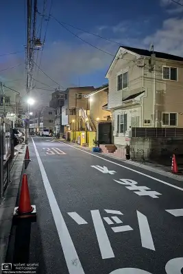 Night backstreet photo from the Oharacho area of Itabashi Ward in Tokyo, Japan.