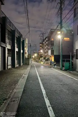 Night backstreet photo from the Maenocho area of Itabashi Ward in Tokyo, Japan.