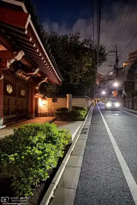 Night backstreet photo from the Oharacho area of Itabashi Ward in Tokyo, Japan.