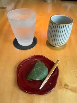 Dessert: Kashiwa mochi and green tea at Shunbou restaurant in Roppongi Hills, Tokyo.