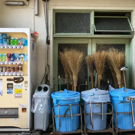 This PET bottle recycling bin stuck between a drink vending machine and trash cans in the Taito Ward of Tokyo was giving me startled droid vibes.