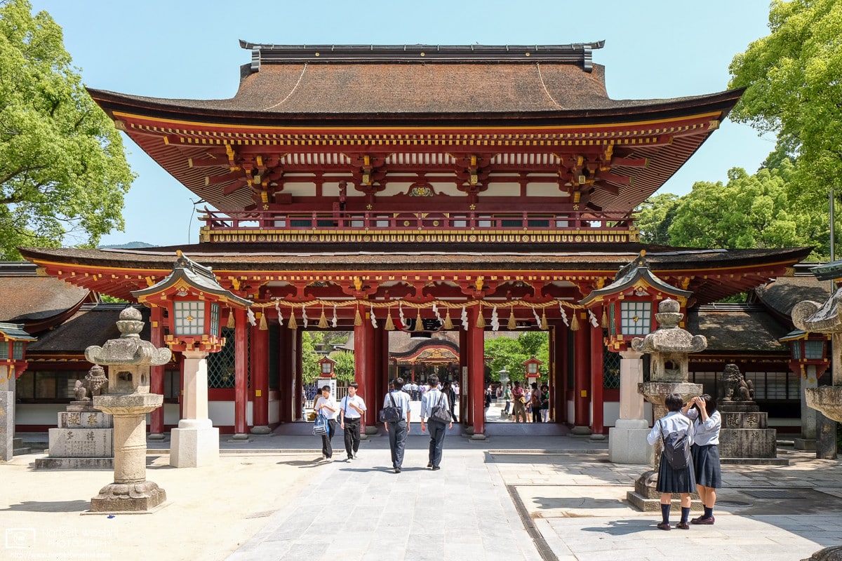 Dazaifu Tenmangū (太宰府天満宮) in Dazaifu, Fukuoka Prefecture, is a shrine popular with students who visit in order to pray for successful studies.